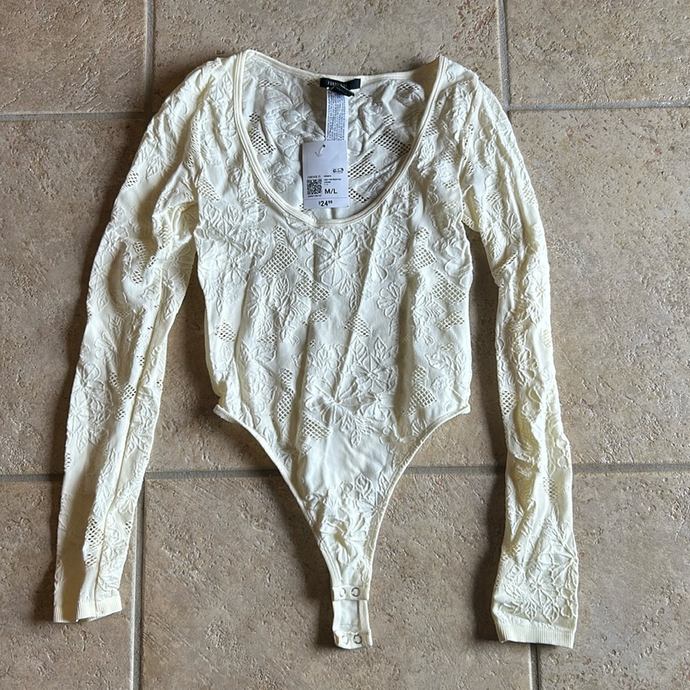 Forever 21 White Bodysuit Women’s M/L New With Tags